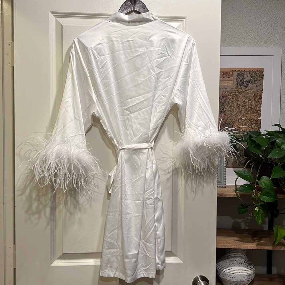 Ivory Feather-Trim Satin Robe & Slip Set - Picture 11 of 11